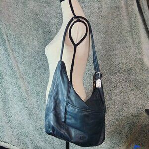 blue stone mountain hobo great condition